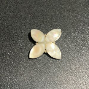 Vintage Silver Mother of Pearl Flower Brooch. WA256